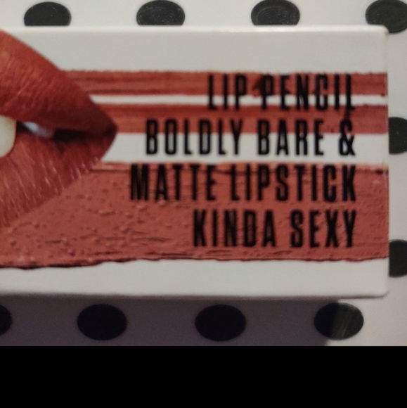 MAC Duo, Lip Pencil in Boldly Bare & Matte Lipstick in Kinda Sexy - Picture 2 of 6